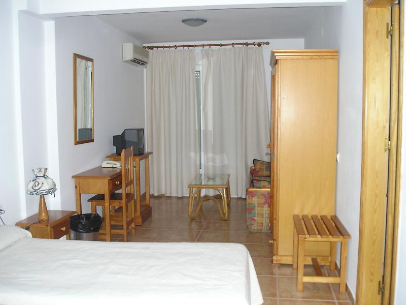 Hotel Al-Andalus Nerja Bagian luar foto